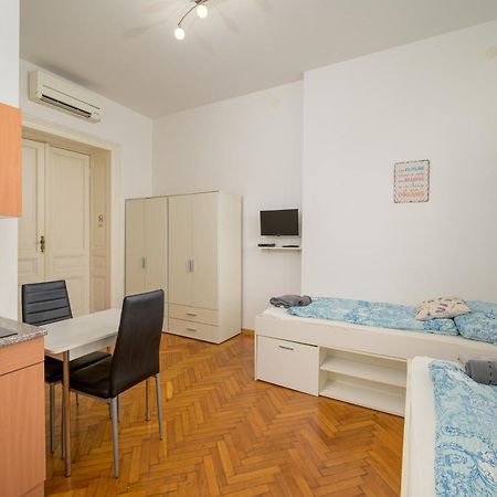 Apartments Todorovic 普拉 外观 照片